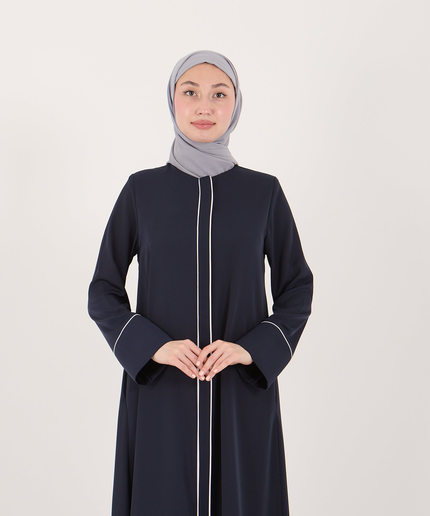 2413 Dubai İpek Biyeli Abaya